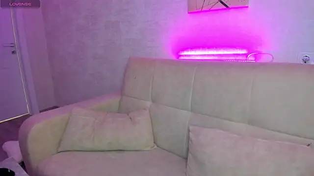 Stacey Brown online show from 12/11/24, 04:49