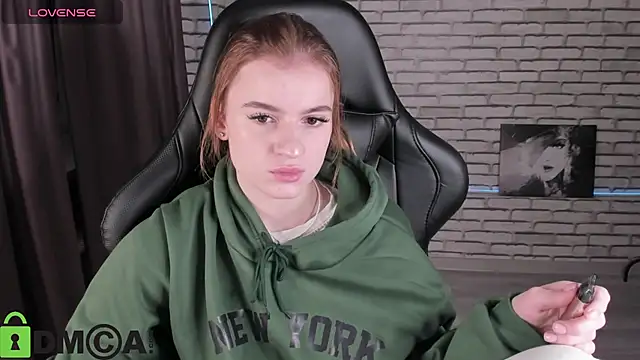 Stacey Brown online show from 12/21/25, 01:24