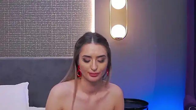 Snapshot of LoraDevine chatting on 01/19/25, 12:28 LoraDevine online show from 01/19/25, 12:28