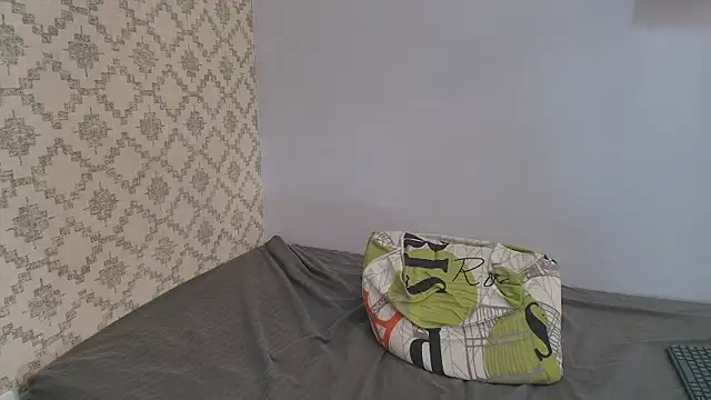 Snapshot of Chantal_taylor_ chatting on 02/18/25, 06:15 Chantal taylor online show from 02/18/25, 06:15