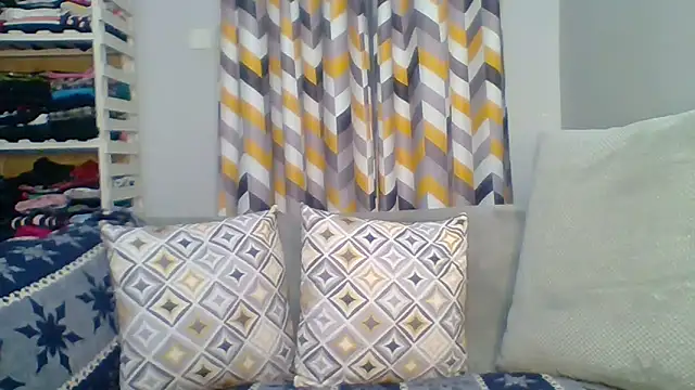 Petite 254 online show from 03/20/26, 11:31