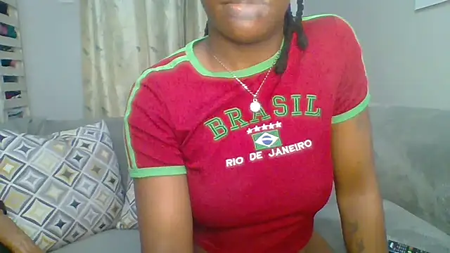 Petite 254 online show from 04/17/26, 10:29