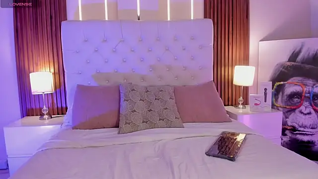 Snapshot of vega_roux chatting on 11/22/25, 07:29 vega roux online show from 11/22/25, 07:29