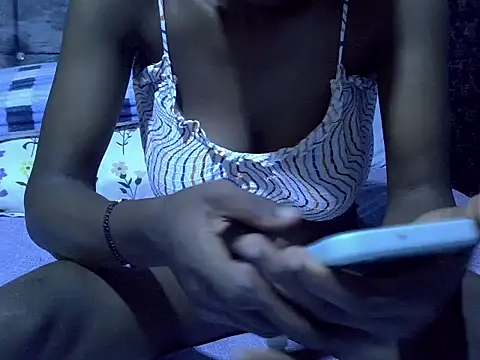 Snapshot of Lutyie chatting on 02/16/26, 05:53 Lutyie online show from 02/16/26, 05:53