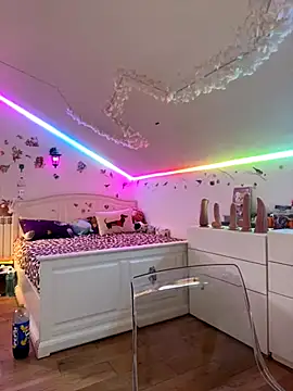 SelenaBee online show from 10/11/25, 07:51