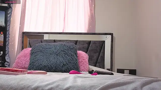 Hotsamantamature online show from 11/13/25, 06:29