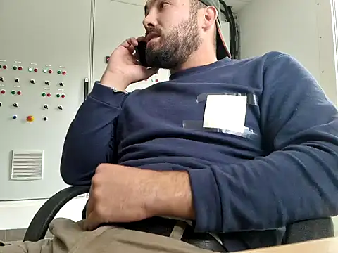 Leonormaldick online show from 11/12/25, 11:10