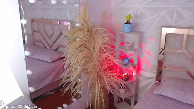 Jonesliam23 online show from 09/13/25, 06:51