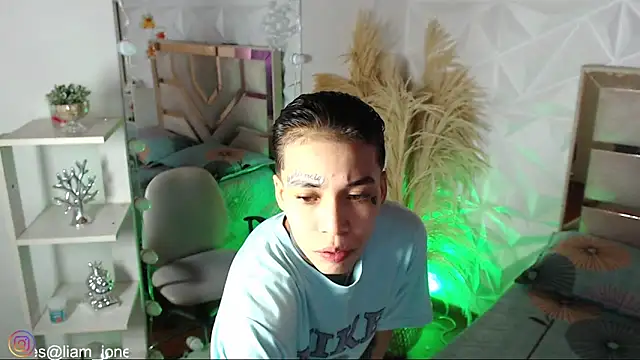 Jonesliam23 online show from 01/05/26, 07:39