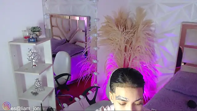 Jonesliam23 online show from 02/04/26, 06:58