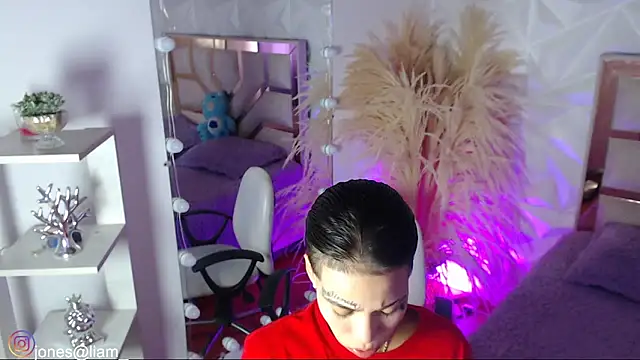 Jonesliam23 online show from 02/05/26, 07:18