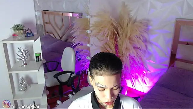 Jonesliam23 online show from 02/19/26, 07:21