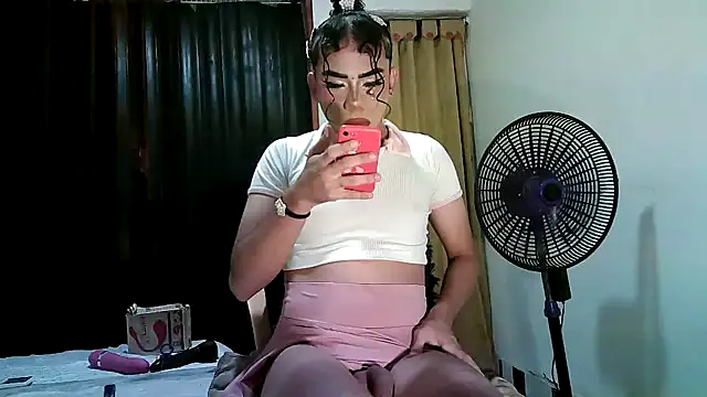 kimmiemm online show from 10/16/25, 02:18