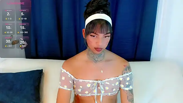 Snapshot of laura_sweett120 chatting on 10/08/25, 04:43 laura sweett120 online show from 10/08/25, 04:43