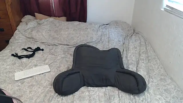 Snapshot of anja_peach chatting on 04/22/26, 04:30 anja peach online show from 04/22/26, 04:30