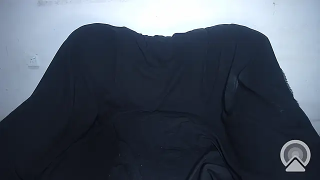 Snapshot of LureLily chatting on 12/08/24, 05:44 LureLily online show from 12/08/24, 05:44