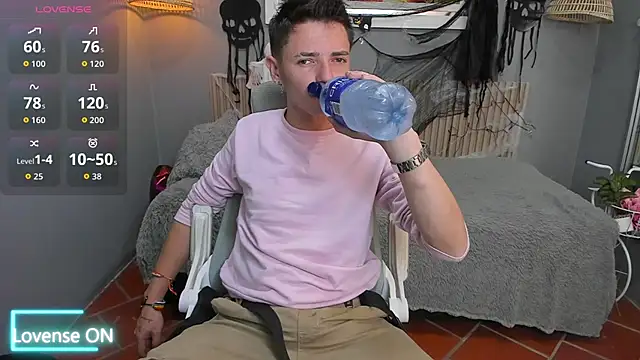 tossetrech online show from 10/31/25, 03:18