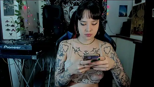 Demongirl6666 online show from 03/20/25, 12:30