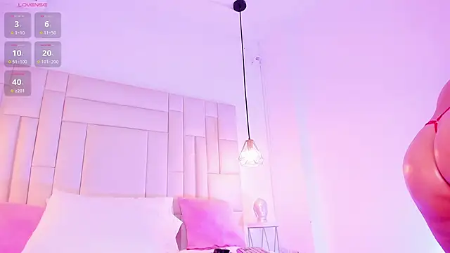 HannaKarson online show from 01/30/25, 02:36