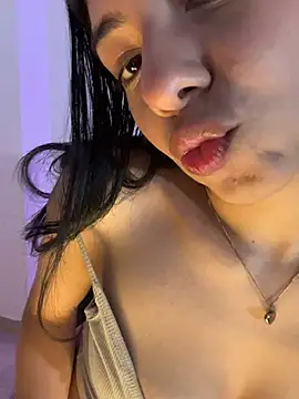 Snapshot of Liissa_cute_ chatting on 07/14/26, 07:30 Liissa cute online show from 07/14/26, 07:30