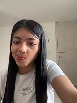 Snapshot of Liissa_cute_ chatting on 07/27/26, 09:11 Liissa cute online show from 07/27/26, 09:11