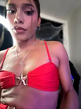 Snapshot of Emaa- chatting on 10/09/25, 06:28 Emaa- online show from 10/09/25, 06:28