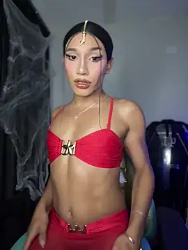 Snapshot of Emaa- chatting on 10/16/25, 11:50 Emaa- online show from 10/16/25, 11:50