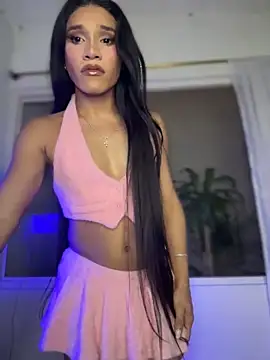 Snapshot of Emaa- chatting on 11/23/25, 02:55 Emaa- online show from 11/23/25, 02:55