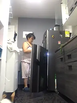 Snapshot of Sweeetness_Milf chatting on 12/15/24, 12:07 Sweeetness Milf online show from 12/15/24, 12:07