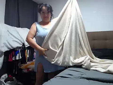 Snapshot of Sweeetness_Milf chatting on 01/16/25, 10:32 Sweeetness Milf online show from 01/16/25, 10:32