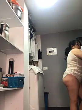 Snapshot of Sweeetness_Milf chatting on 02/20/25, 07:52 Sweeetness Milf online show from 02/20/25, 07:52