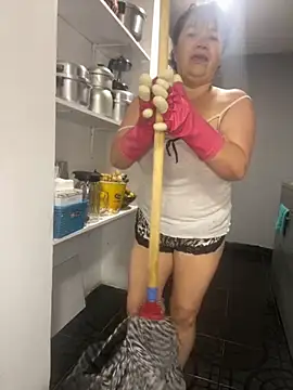 Snapshot of Sweeetness_Milf chatting on 11/14/25, 11:13 Sweeetness Milf online show from 11/14/25, 11:13