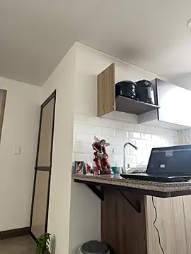 Snapshot of LauraCadwell chatting on 12/28/24, 12:35 LauraCadwell online show from 12/28/24, 12:35