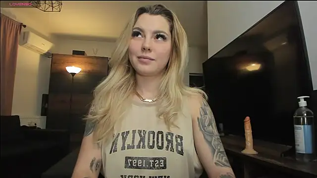 justchloex online show from 01/22/25, 11:10