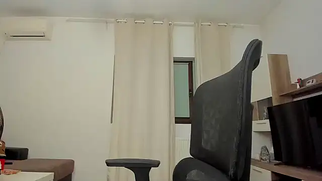 justchloex online show from 09/30/25, 03:33