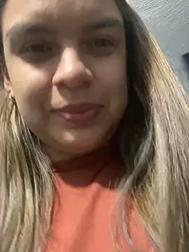 Snapshot of Nathaly00_ chatting on 11/23/25, 02:22 Nathaly00 online show from 11/23/25, 02:22