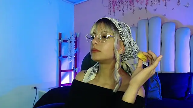 peyton golden1 online show from 10/15/25, 03:28