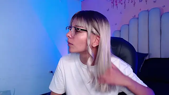 peyton golden1 online show from 10/17/25, 03:20