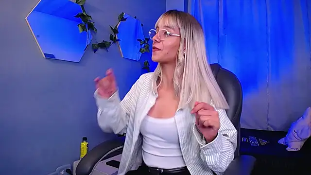 peyton golden1 online show from 10/22/25, 03:40