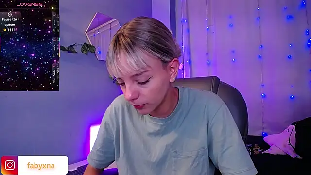 peyton golden1 online show from 10/31/25, 03:18