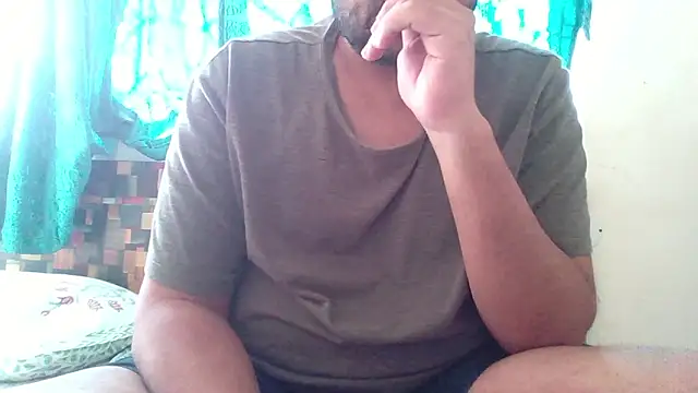 Snapshot of whoreboi98 chatting on 02/20/26, 05:15 whoreboi98 online show from 02/20/26, 05:15