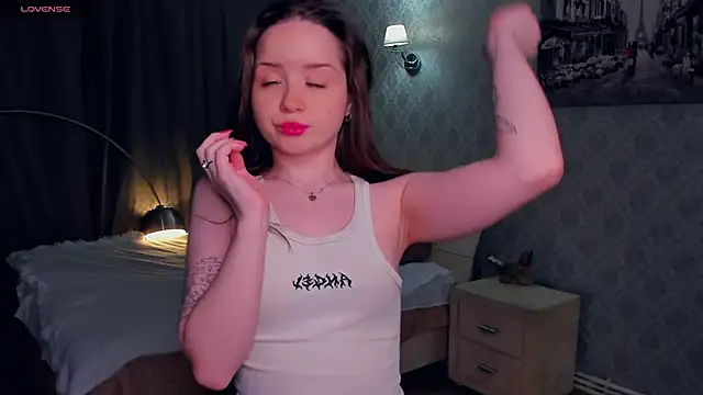 Snapshot of RenetTolken chatting on 11/30/25, 09:46 RenetTolken online show from 11/30/25, 09:46