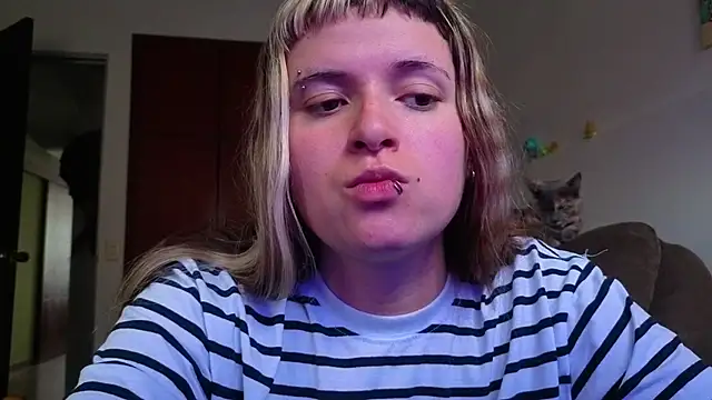 NEXT DOOR GIRL  online show from 03/05/26, 10:28