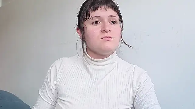 NEXT DOOR GIRL  online show from 07/10/26, 08:22
