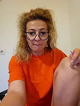 Snapshot of Selenna_emma chatting on 10/22/25, 03:01 Selenna emma online show from 10/22/25, 03:01