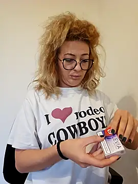 Snapshot of Selenna_emma chatting on 11/05/25, 12:27 Selenna emma online show from 11/05/25, 12:27