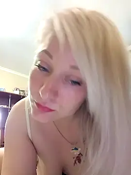 Snapshot of Tina_Alev chatting on 03/18/25, 05:42 Tina Alev online show from 03/18/25, 05:42