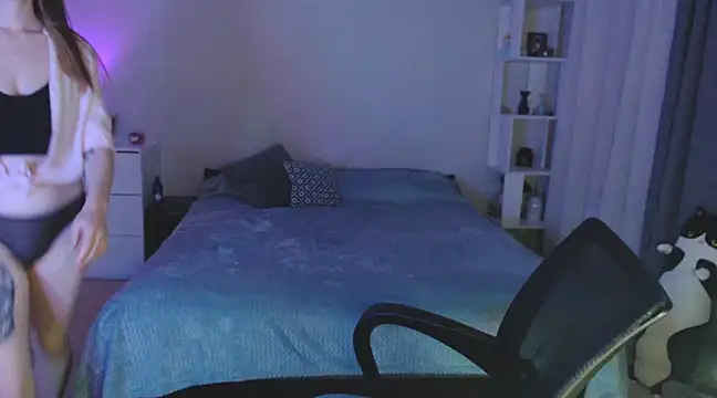 Snapshot of Allaria chatting on 02/18/25, 07:19 Allaria online show from 02/18/25, 07:19