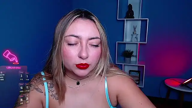 Snapshot of miaawild chatting on 12/05/24, 12:33 miaawild online show from 12/05/24, 12:33