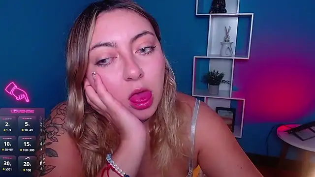 Snapshot of miaawild chatting on 12/09/24, 01:02 miaawild online show from 12/09/24, 01:02